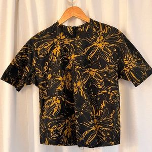 No. 6 crewneck raw edge top